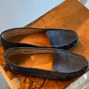 UGG women’s  Slip-On Loafers sz 9.5